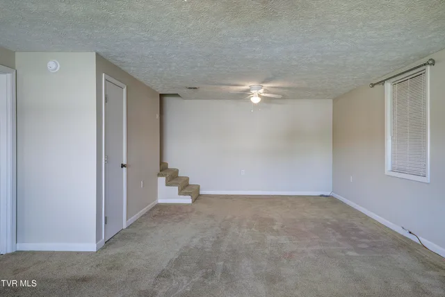 $499,900 | 222 Old Stage Drive, Bristol, TN 37620