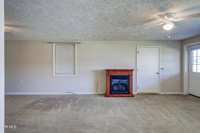 $499,900 | 222 Old Stage Drive, Bristol, TN 37620