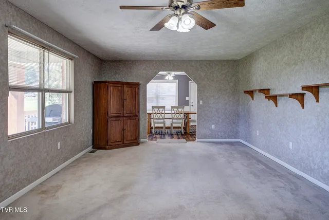 $499,900 | 222 Old Stage Drive, Bristol, TN 37620