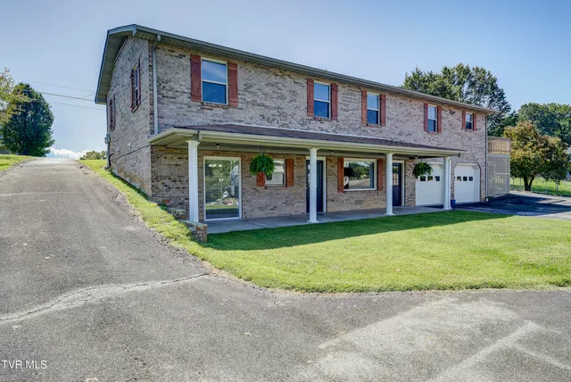 $499,900 | 222 Old Stage Drive, Bristol, TN 37620