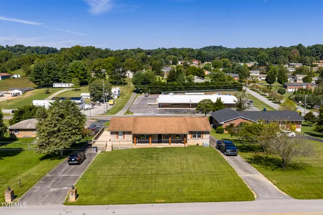 $499,900 | 222 Old Stage Drive, Bristol, TN 37620