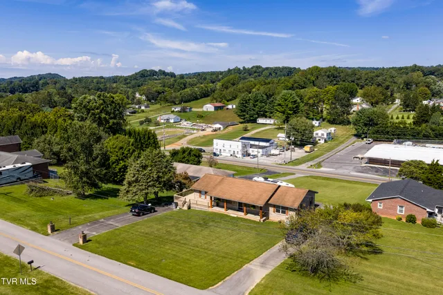 $499,900 | 222 Old Stage Drive, Bristol, TN 37620