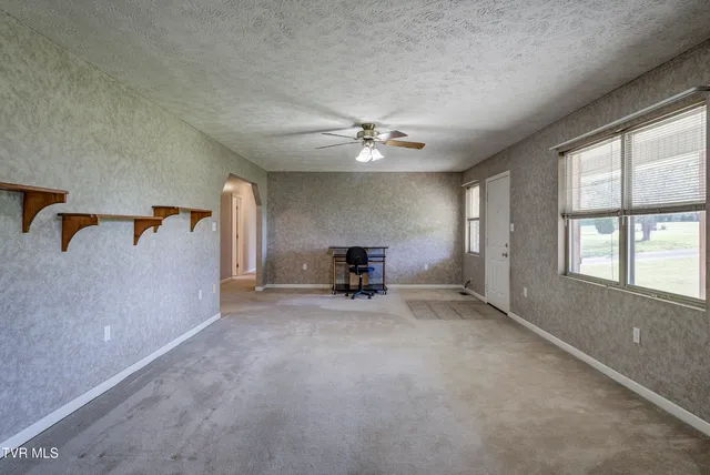 $499,900 | 222 Old Stage Drive, Bristol, TN 37620