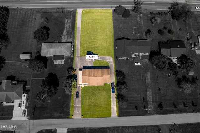 $499,900 | 222 Old Stage Drive, Bristol, TN 37620