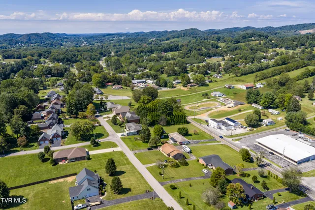 $499,900 | 222 Old Stage Drive, Bristol, TN 37620