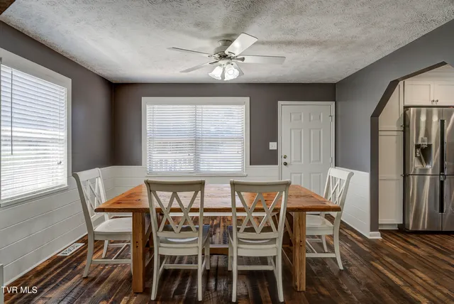 $499,900 | 222 Old Stage Drive, Bristol, TN 37620