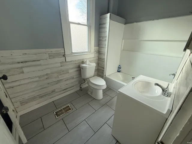 $122,000 | 1718 North Street, Logansport, IN 46947