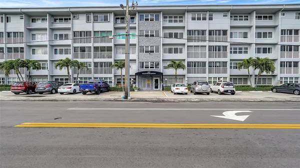 $329,000 | 329 Southeast 3rd Street, Unit 502T, Hallandale Beach, FL 33009