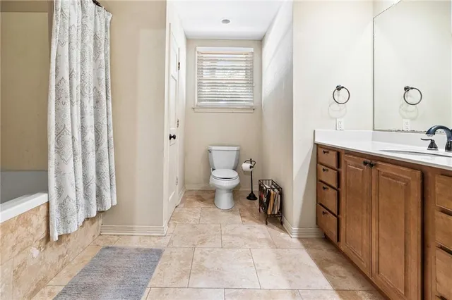 $395,000 | 3 Mary Ridge Court, River Ridge, LA 70123