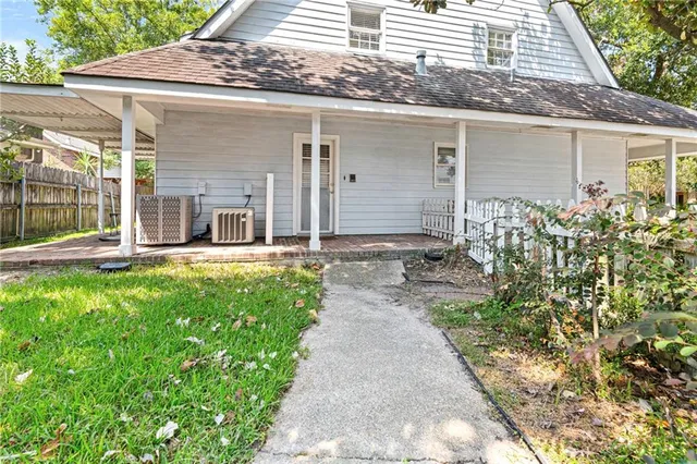 $395,000 | 3 Mary Ridge Court, River Ridge, LA 70123