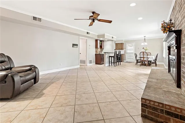 $395,000 | 3 Mary Ridge Court, River Ridge, LA 70123