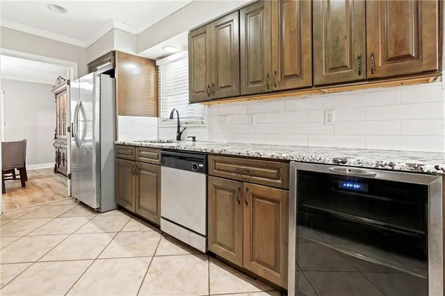 $395,000 | 3 Mary Ridge Court, River Ridge, LA 70123