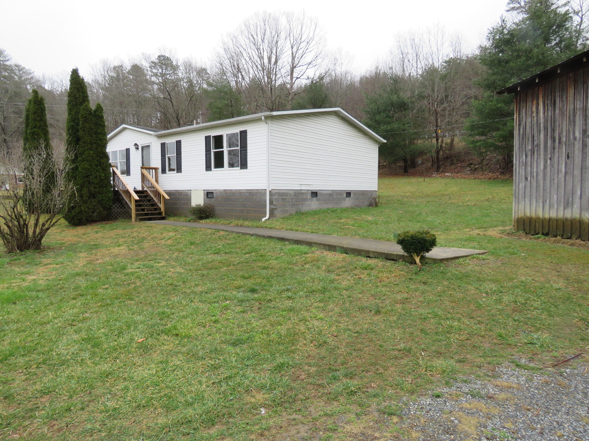 52 Homestead Road New Castle, VA 24127 - Photo 2 of 25 IMG_2029