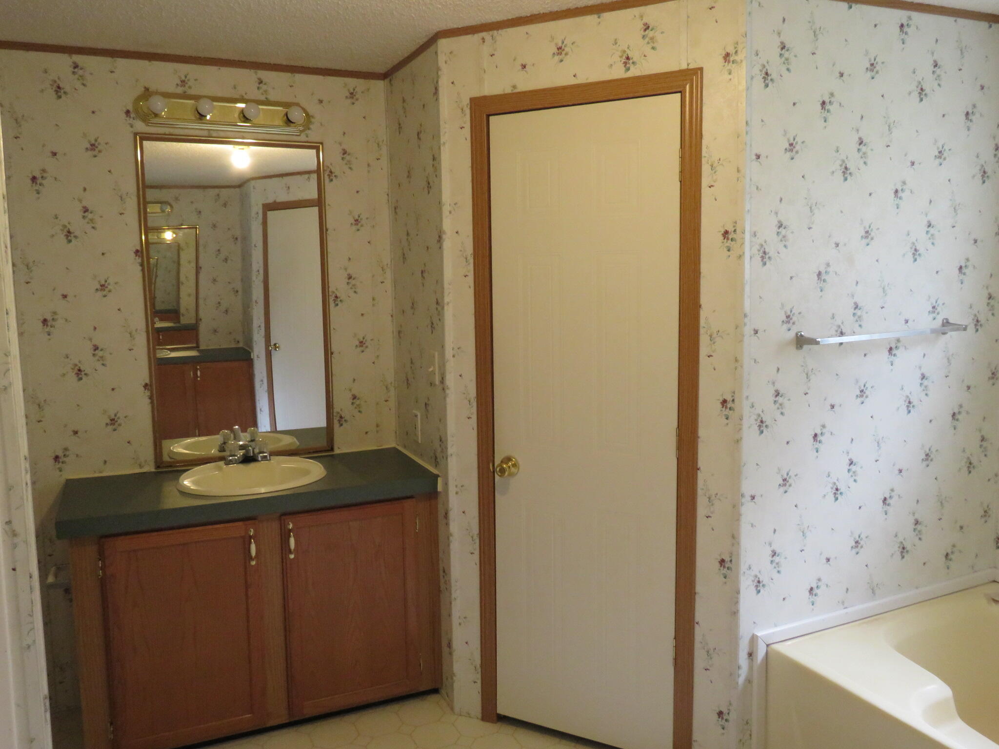 52 Homestead Road New Castle, VA 24127 - Photo 15 of 25 IMG_2043