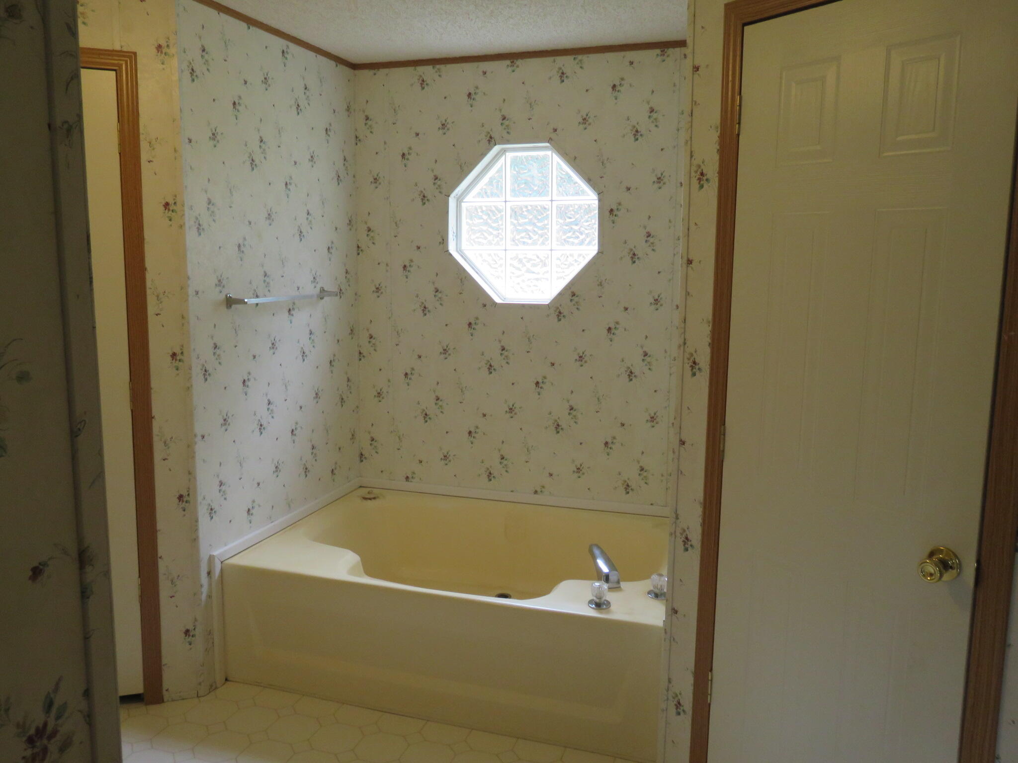 52 Homestead Road New Castle, VA 24127 - Photo 16 of 25 IMG_2044