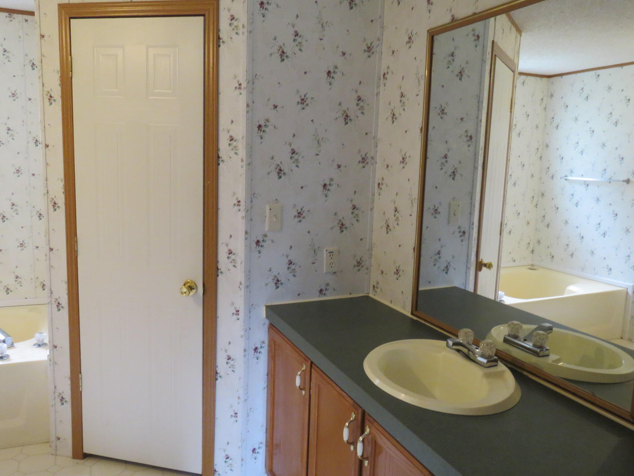 52 Homestead Road New Castle, VA 24127 - Photo 17 of 25 IMG_2045
