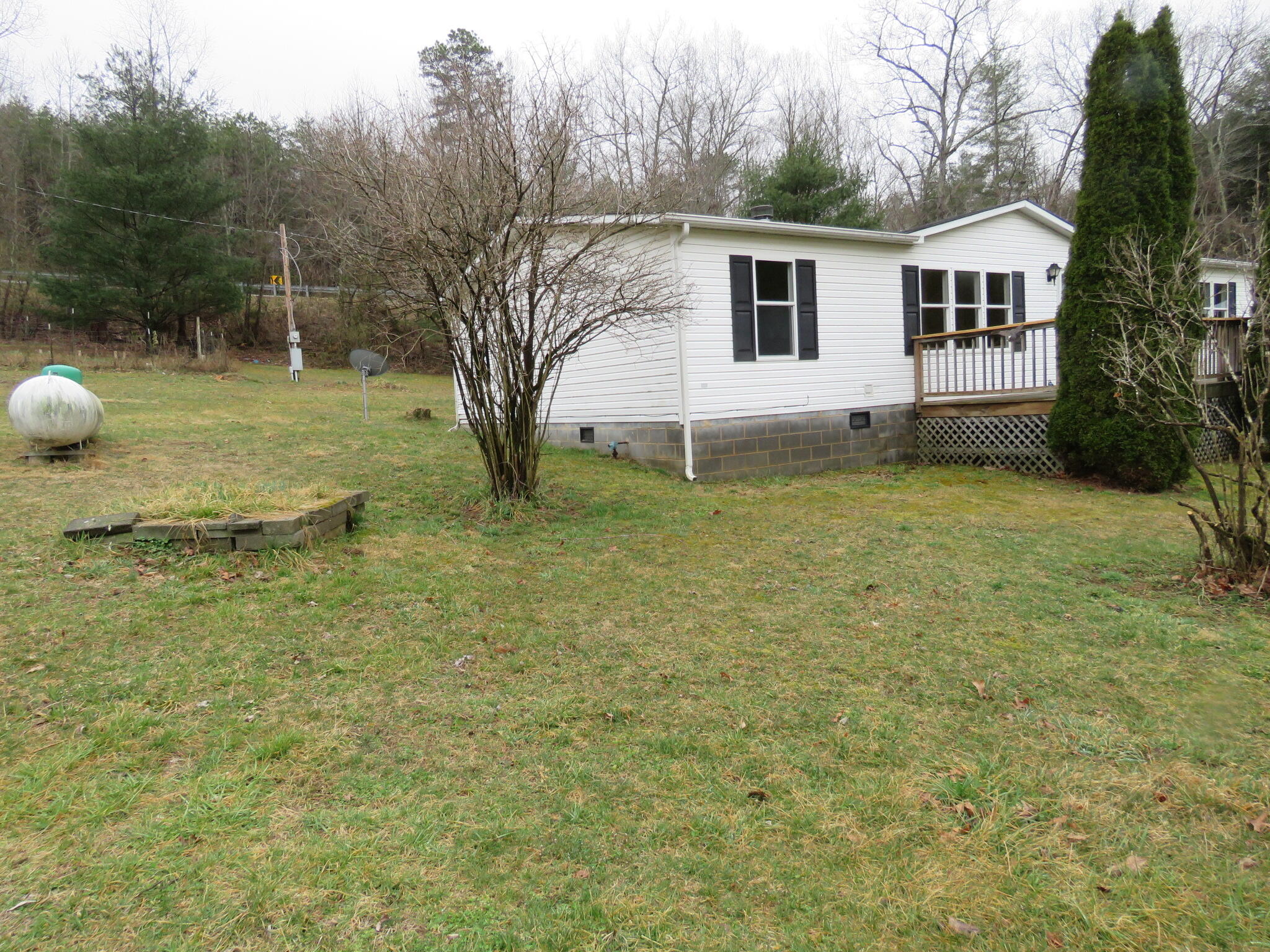 52 Homestead Road New Castle, VA 24127 - Photo 6 of 25 IMG_2033