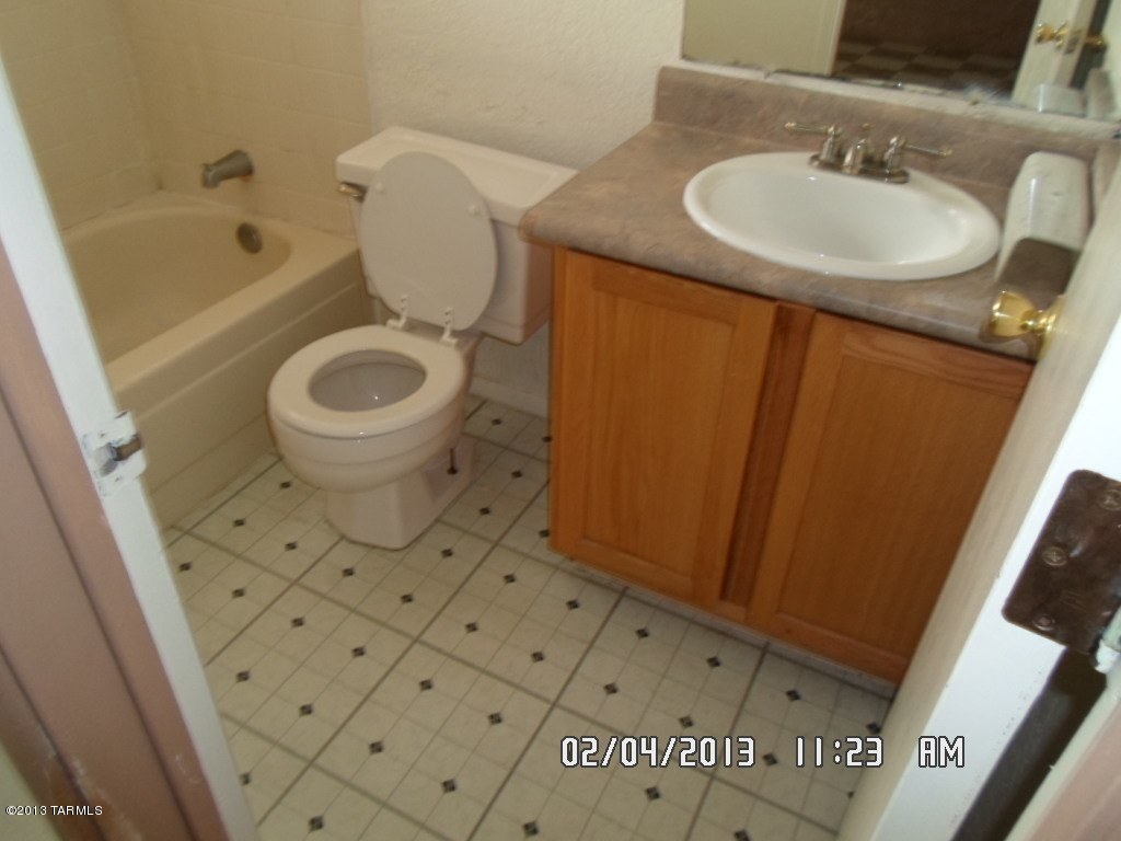 2471 Las Lomitas Road Tucson, AZ 85741 - Photo 9 of 16