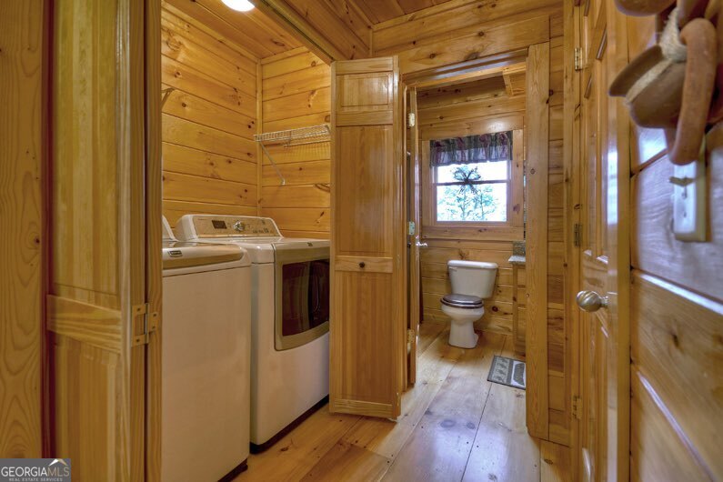 112 Seneca Drive Ellijay, GA 30540 - Photo 12 of 32 a bathroom with a sink and toilet