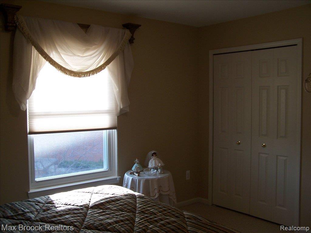 713 Elmwood Court Rochester, MI 48307 - Photo 13 of 21 Bedroom