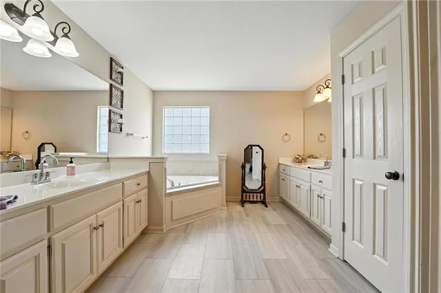 $450,000 | 8500 Northeast 99th Terrace, Kansas City, MO 64157