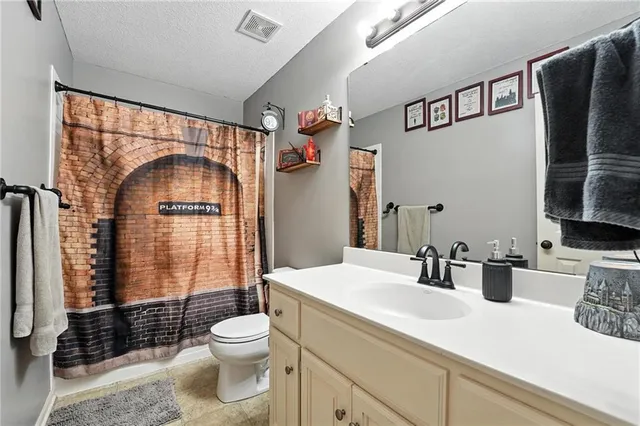 $450,000 | 8500 Northeast 99th Terrace, Kansas City, MO 64157