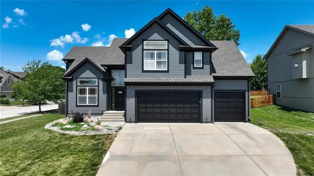 $450,000 | 8500 Northeast 99th Terrace, Kansas City, MO 64157