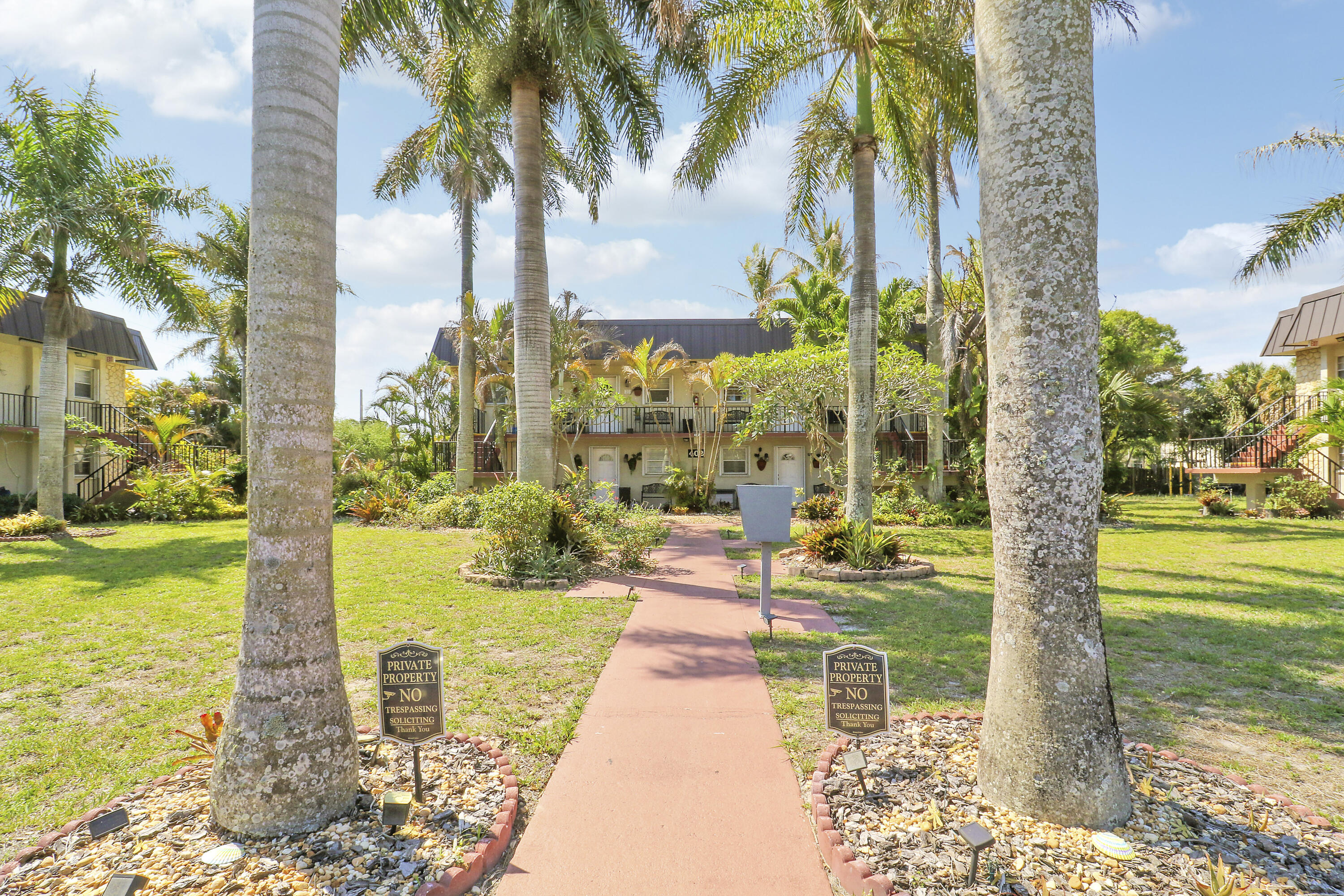 402 Fern Street Jupiter, FL 33458 - Photo 2 of 27 House1-3