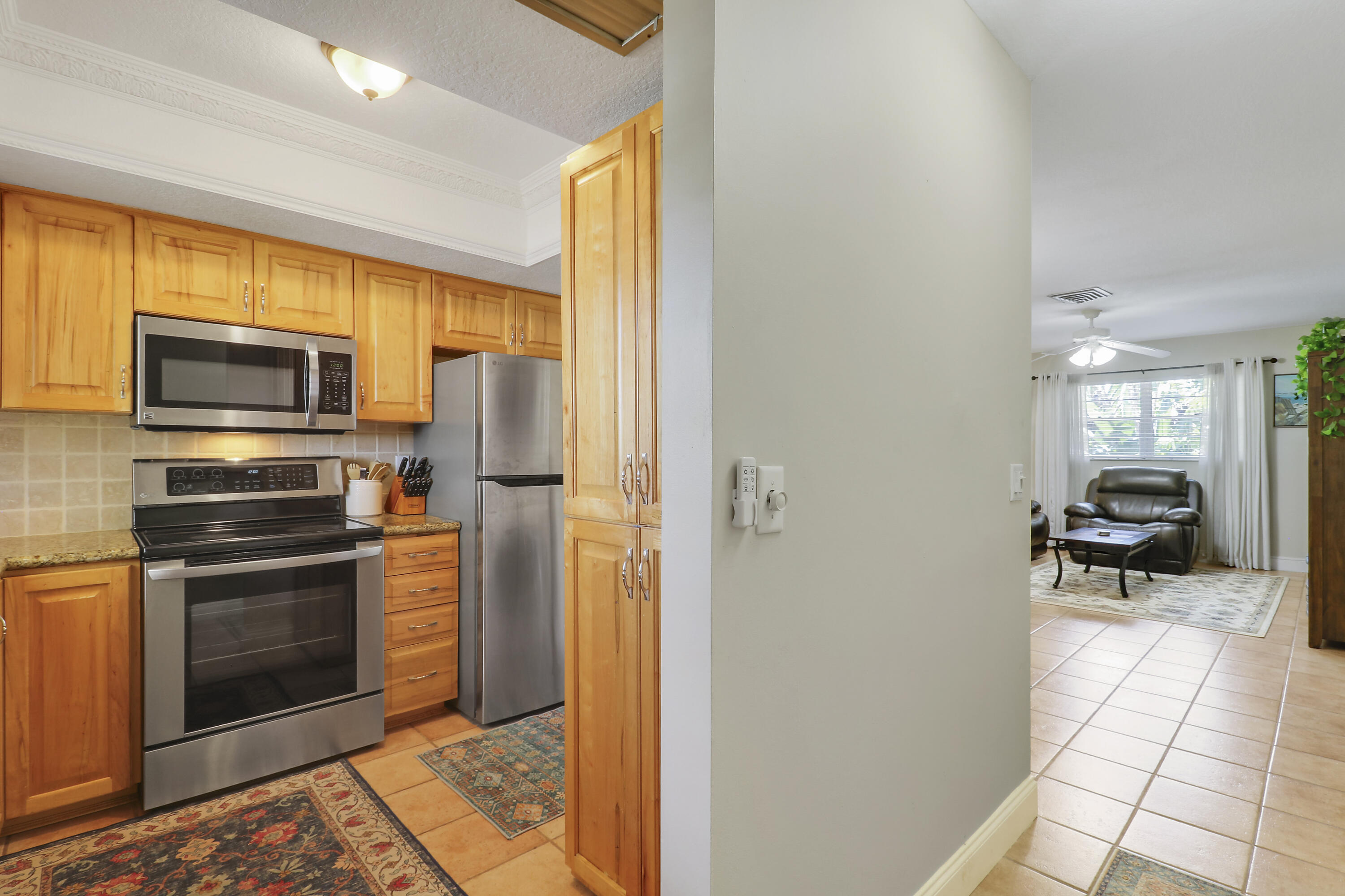 402 Fern Street Jupiter, FL 33458 - Photo 21 of 27 House1-22