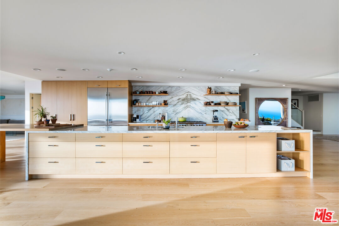 22407 Carbon Mesa Road Malibu, CA 90265 - Photo 8 of 33