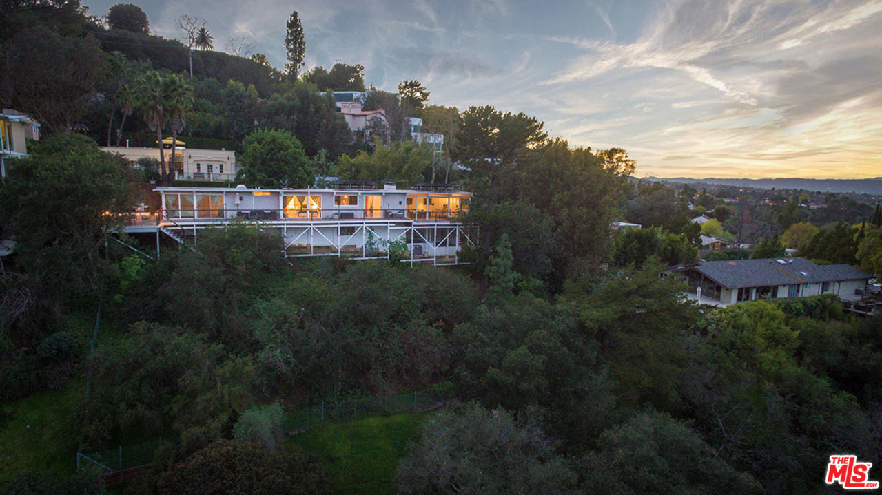 3356 Woodcliff Road Sherman Oaks, CA 91403 - Photo 13 of 15 a view of a city