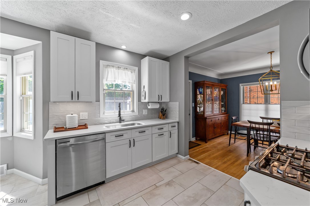 2375 Eardley Road Cleveland, OH 44118 - Photo 16 of 40 Gallery Image 16