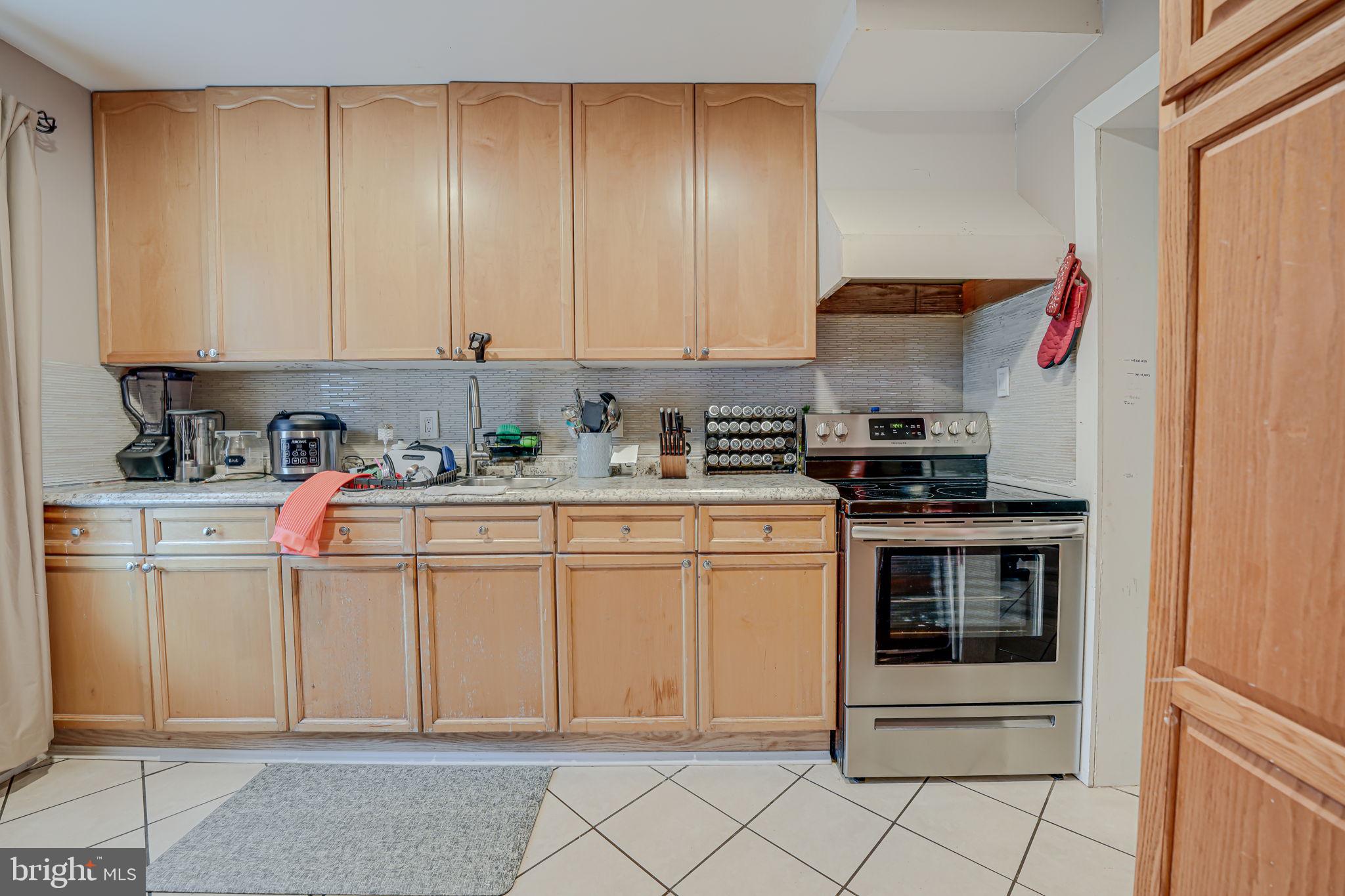 9239 Hood Road Manassas, VA 20110 - Photo 8 of 27