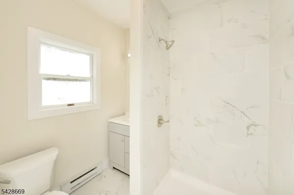 $2,300 | 255 Rea Avenue, Unit 3, Hawthorne, NJ 07506