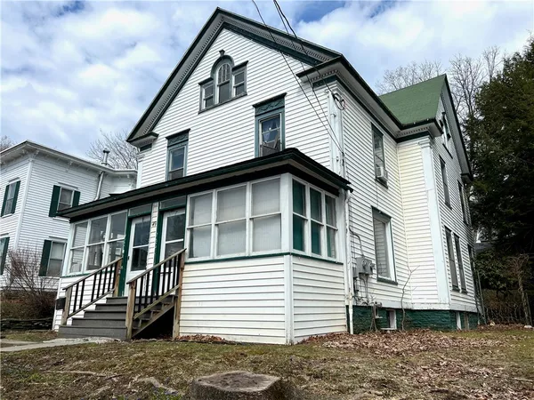 $1,200 | 49 Spruce Street, Unit 1, Oneonta, NY 13820