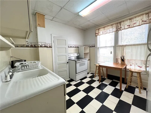 $1,200 | 49 Spruce Street, Unit 1, Oneonta, NY 13820