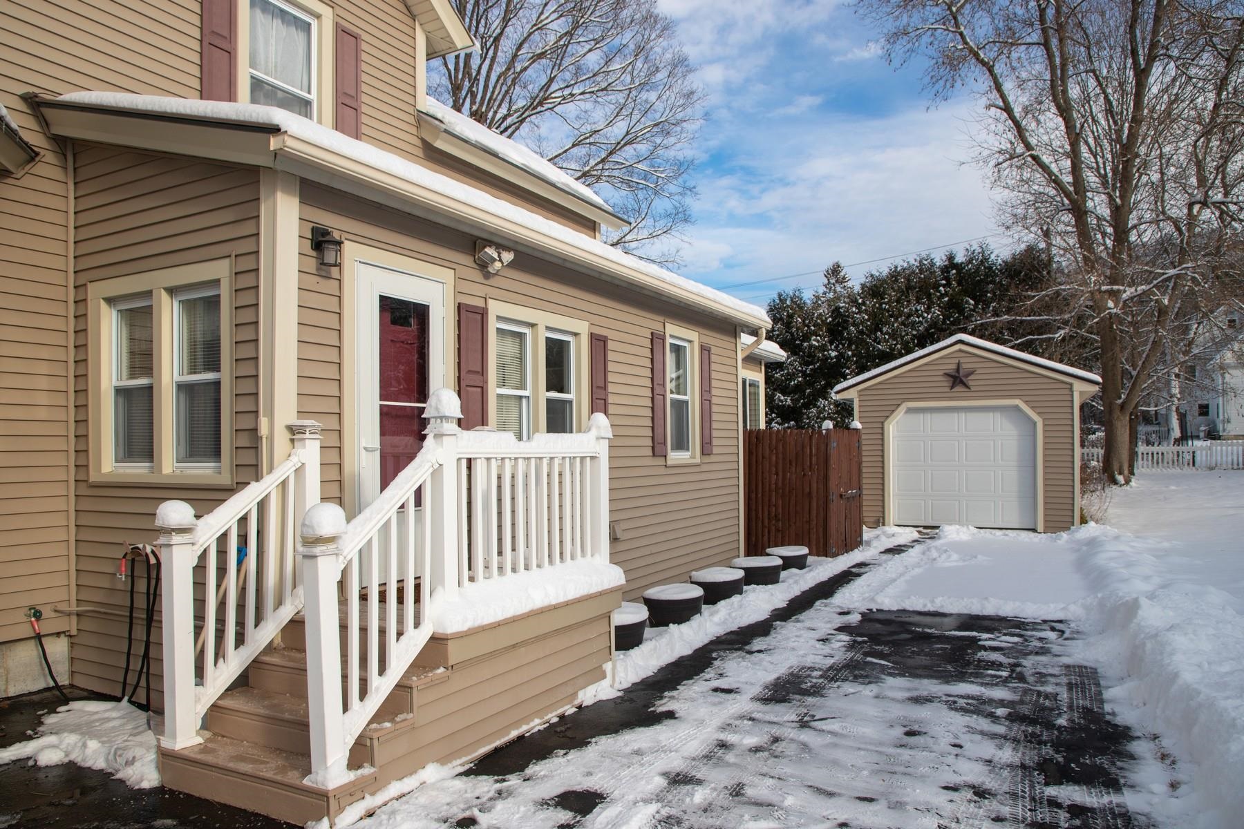 76 South Street Proctor, VT 05765 - Photo 3 of 44