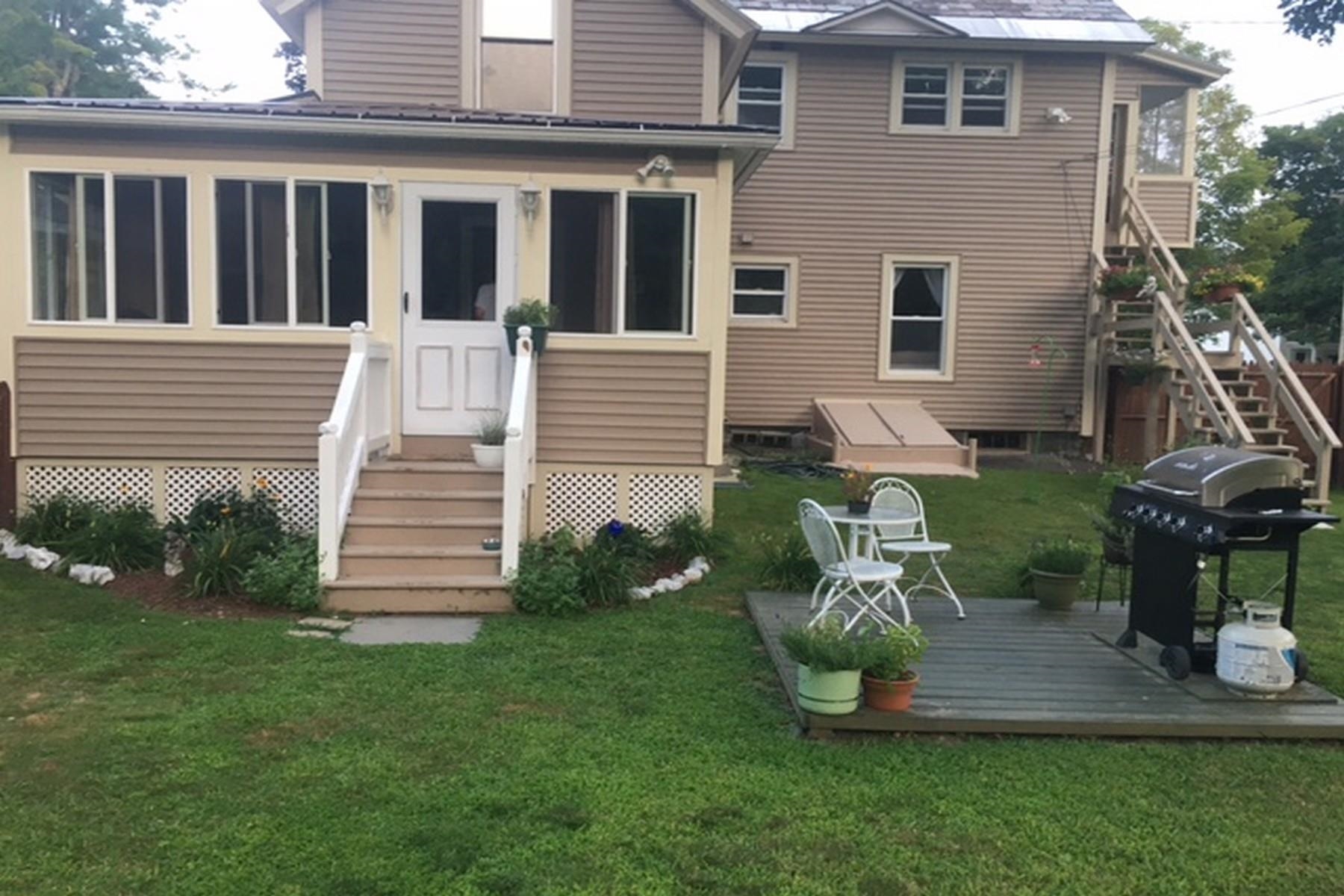 76 South Street Proctor, VT 05765 - Photo 4 of 44