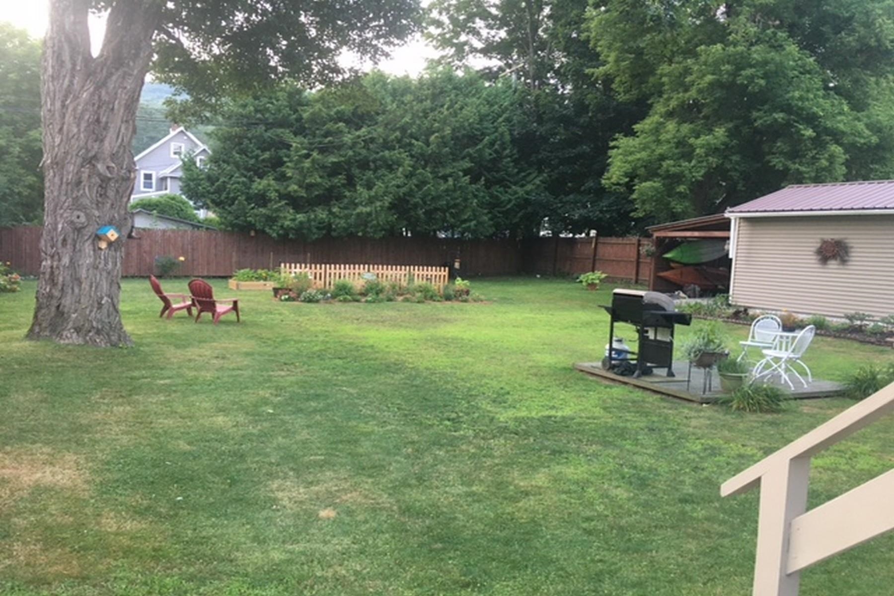 76 South Street Proctor, VT 05765 - Photo 6 of 44