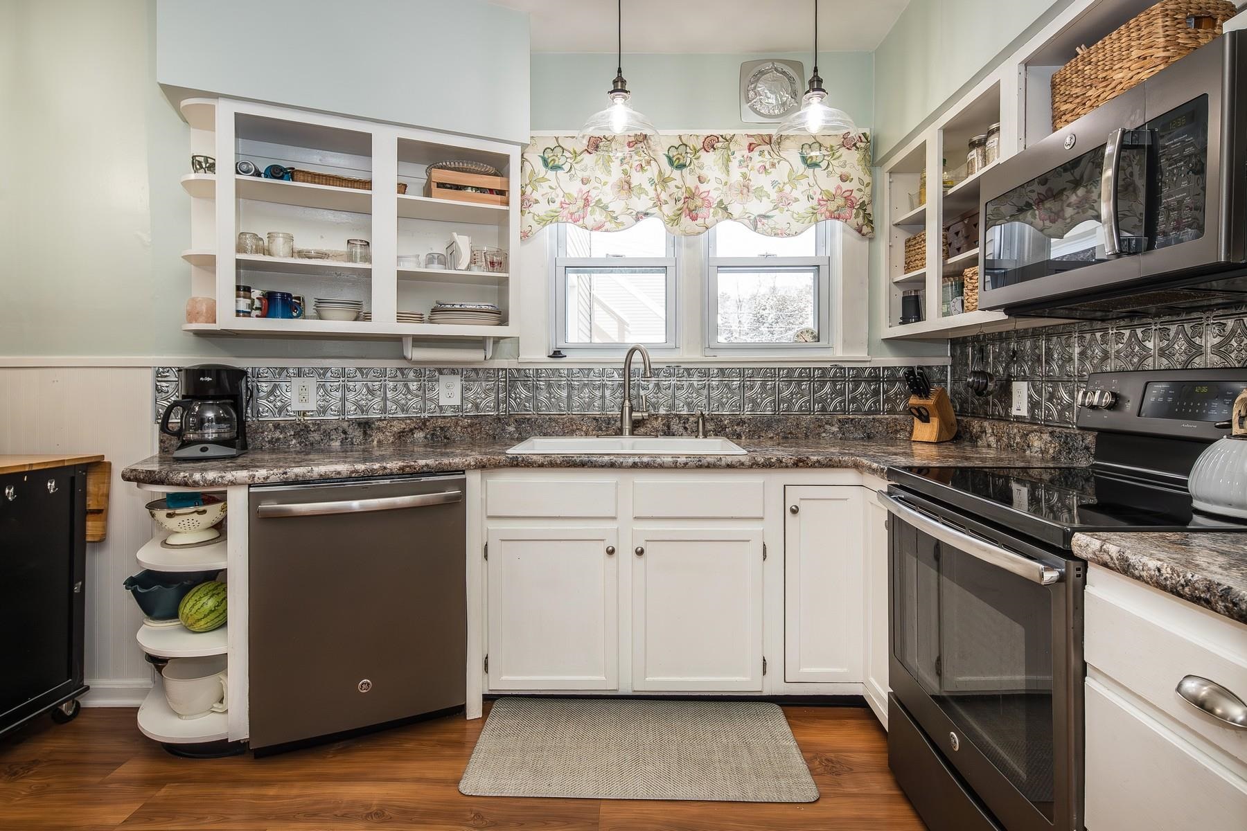 76 South Street Proctor, VT 05765 - Photo 10 of 44