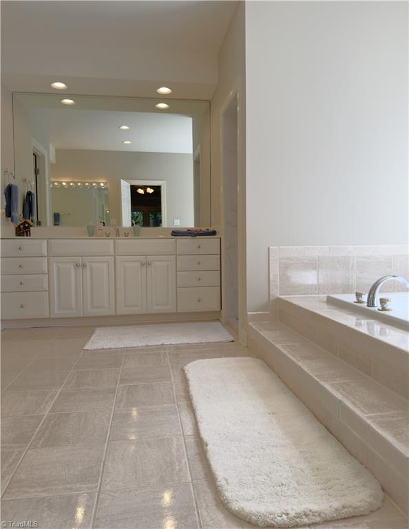 606 Dorado Circle High Point, NC 27265 - Photo 19 of 50 Gallery Image 19