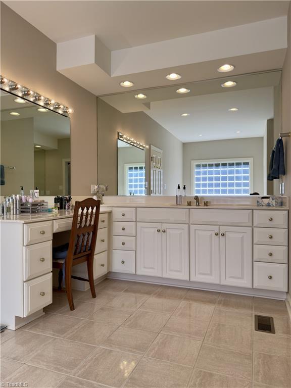 606 Dorado Circle High Point, NC 27265 - Photo 22 of 50 Gallery Image 22