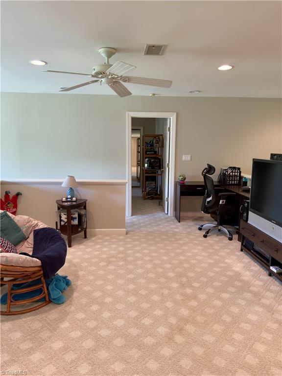 606 Dorado Circle High Point, NC 27265 - Photo 32 of 50 Gallery Image 32