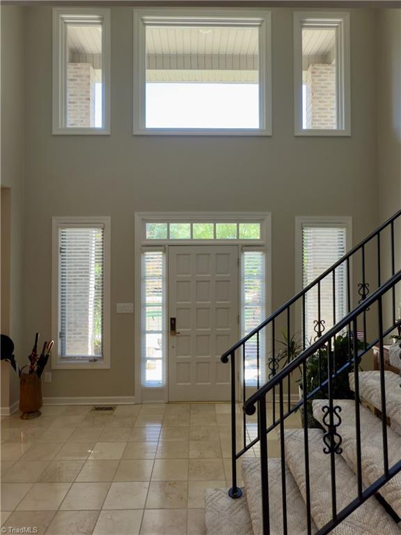 606 Dorado Circle High Point, NC 27265 - Photo 5 of 50 Gallery Image 5