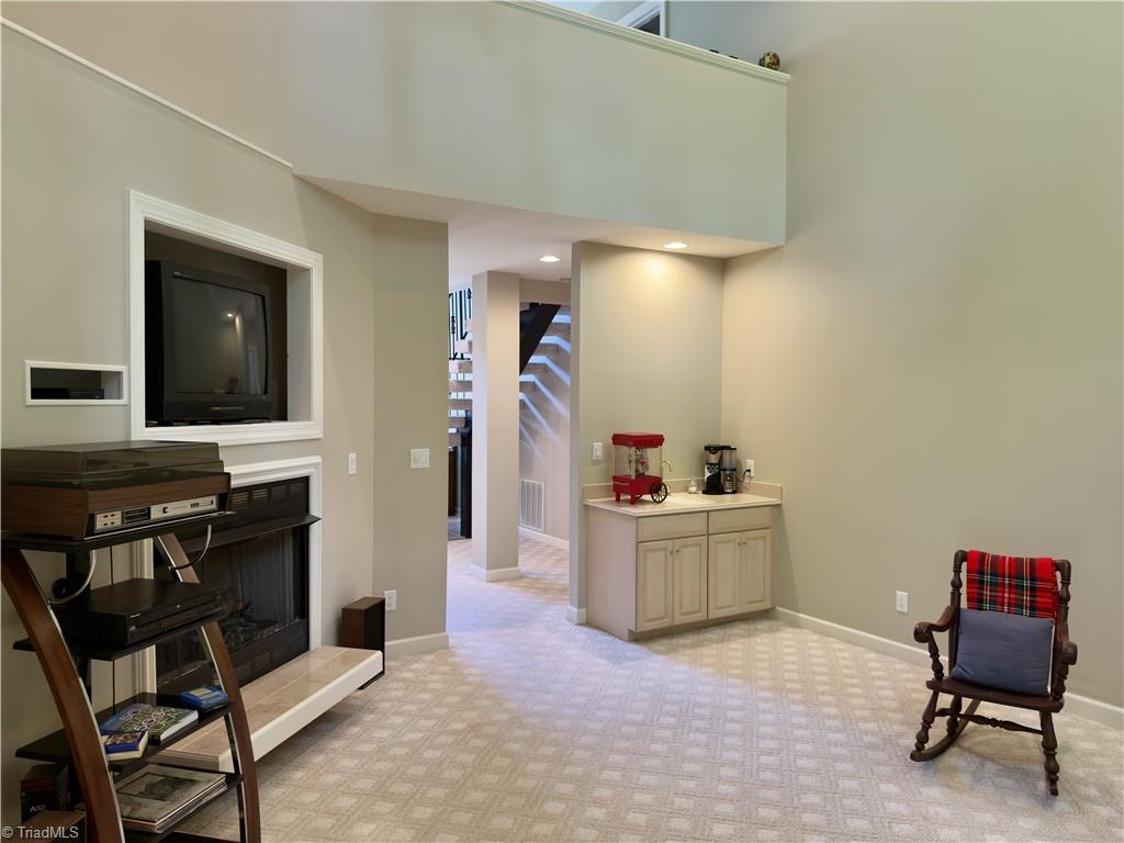 606 Dorado Circle High Point, NC 27265 - Photo 6 of 50 Gallery Image 6