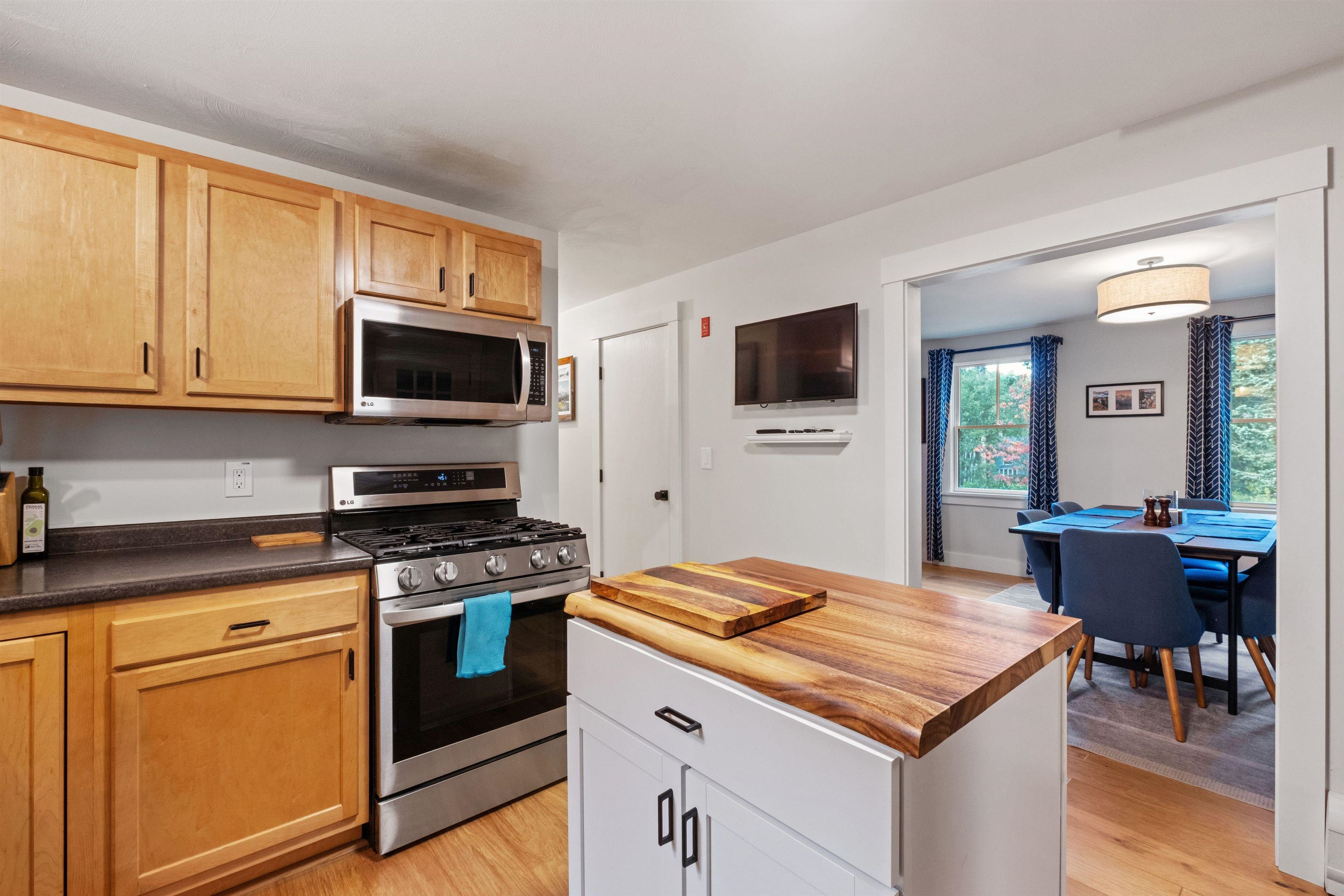 6 Council Tree Lane Wolfeboro, NH 03894 - Photo 13 of 40