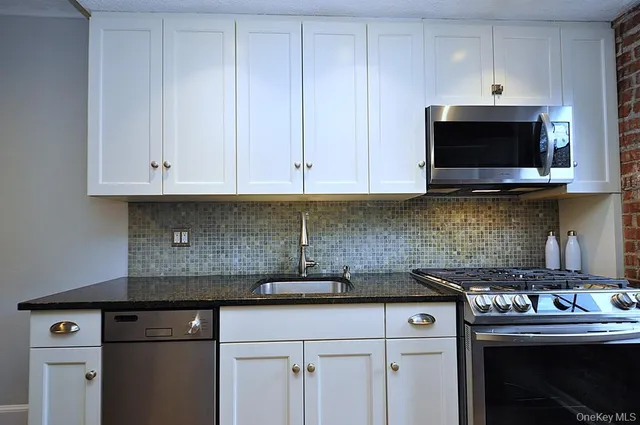 $295,000 | 105 Garth Road, Unit 1L, Scarsdale, NY 10583