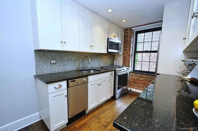 $295,000 | 105 Garth Road, Unit 1L, Scarsdale, NY 10583