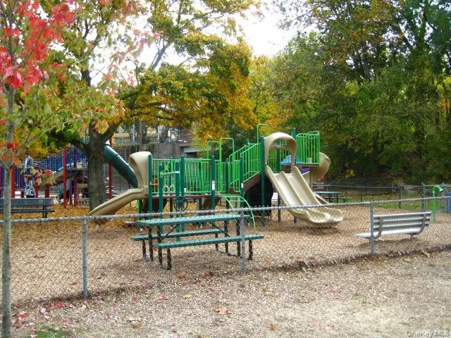 $295,000 | 105 Garth Road, Unit 1L, Scarsdale, NY 10583