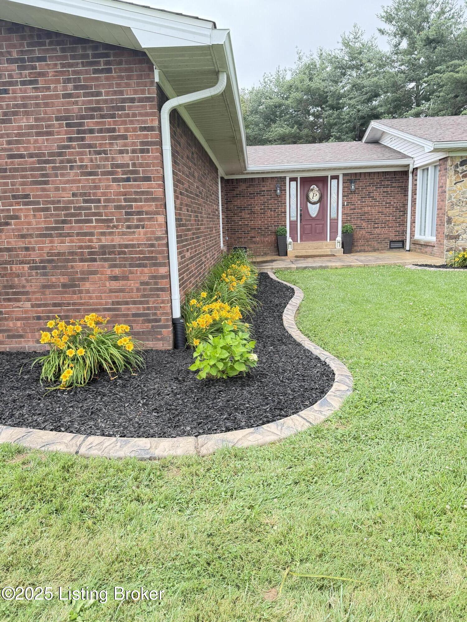 910 Hawkins Road Hodgenville, KY 42748 - Photo 8 of 62 IMG_6341